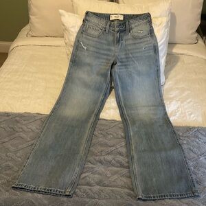 NWOT Hollister Baggy Jean